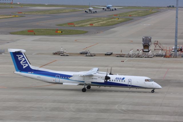 de Havilland Dash 8-400 (JA845A)