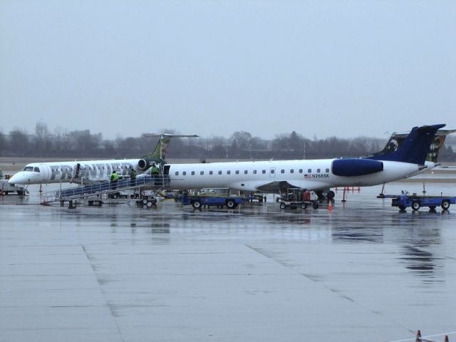 Embraer ERJ-145 (N268SK)