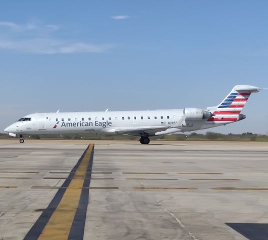Canadair Regional Jet CRJ-700 (N745SK)