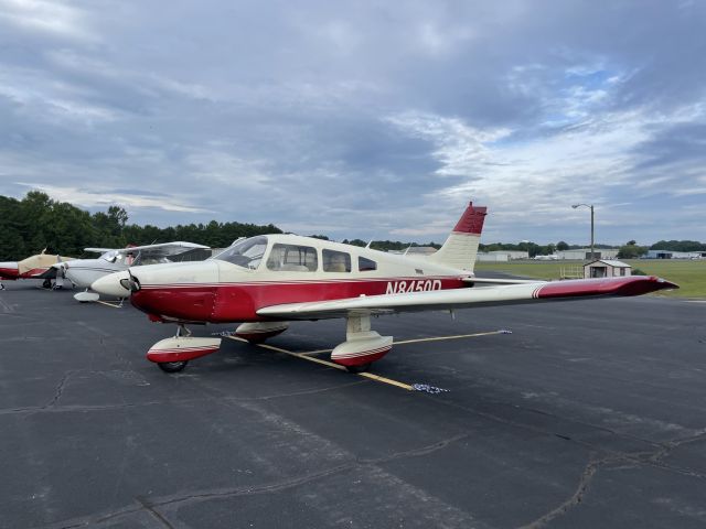 Piper Cherokee (N8450D)