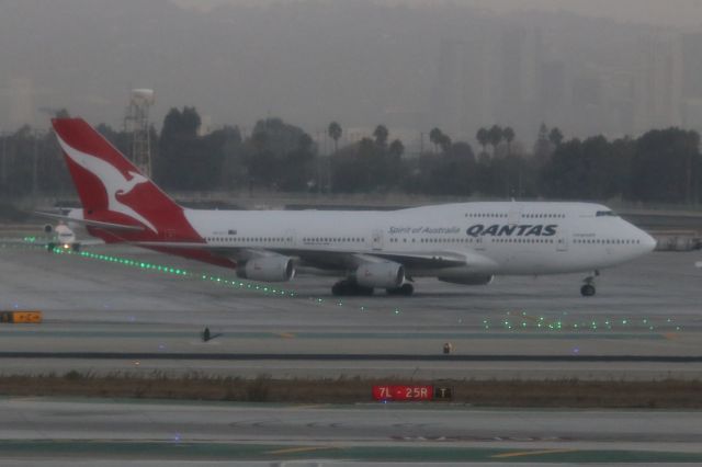 Boeing 747-400 (VH-OJT)