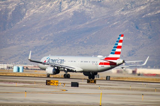 Airbus A321 (N132AN) - Off to KDFW. 