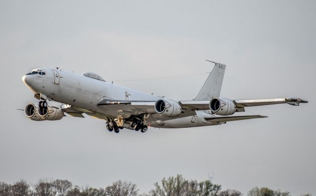 Boeing E-6 Mercury — - E6 taking off of runway 23L.