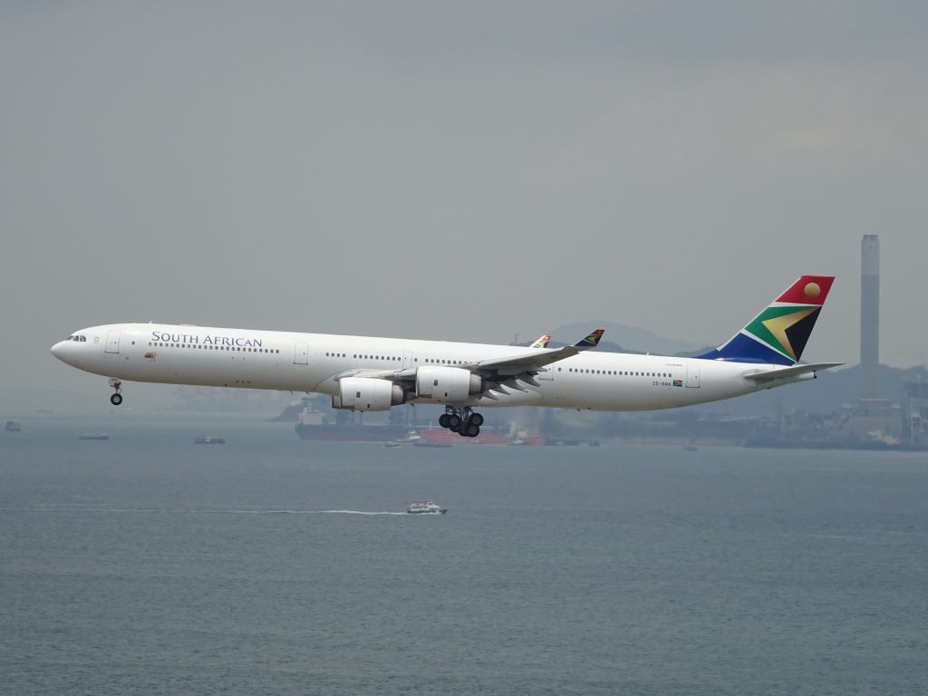 Airbus A340-600 (ZS-SNA)