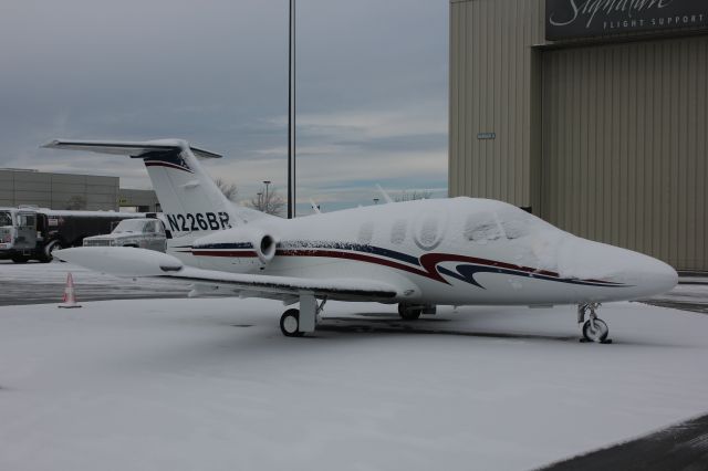 Eclipse 500 (N226BR)