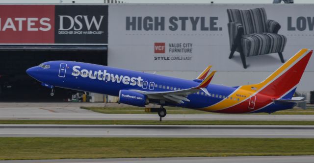 Boeing 737-800 (N8681M) - Port Columbus parking garage, departure to the east