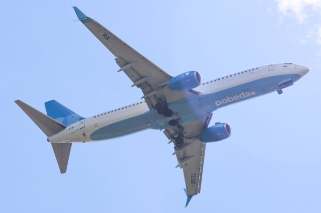 Boeing 737-800 (RA-73300)