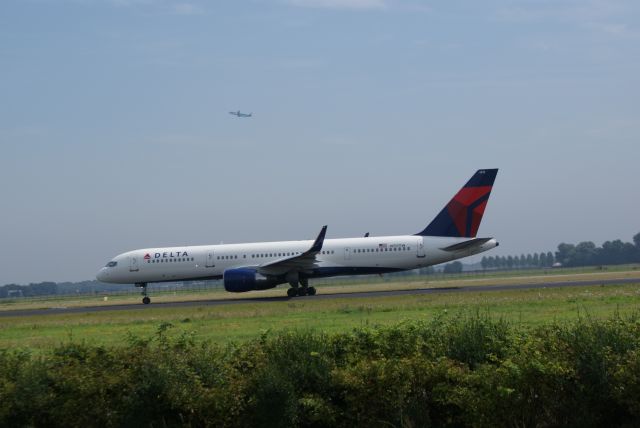 Boeing 757-200 (N717TW) - B757-231 cn28485