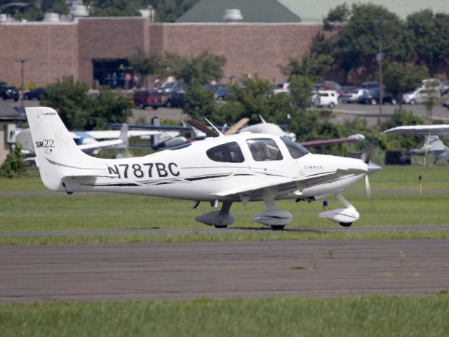 Beechcraft Baron (58) (N787BC) - Taxiing out for departure runway 26.