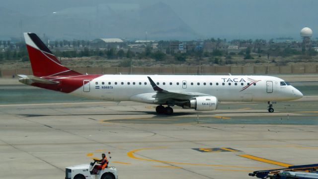 Embraer ERJ-190 (N988TA)