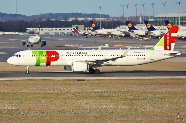Airbus A321 (CS-TJI)