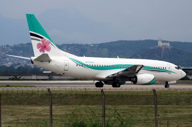 Boeing 737-700 (N737KA)
