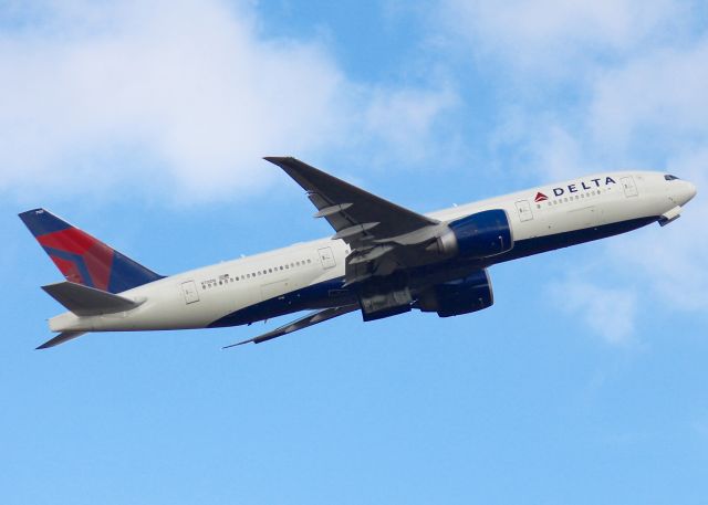 Boeing 777-200 (N701DN) - At Shreveport Regional.