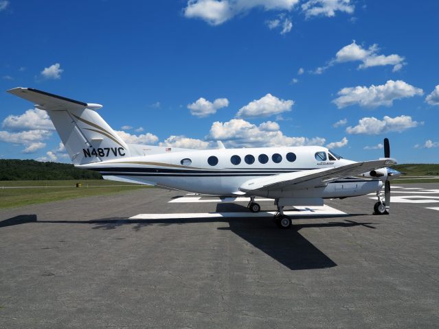 Beechcraft Super King Air 200 (N487VC) - A very nice King Air 200.