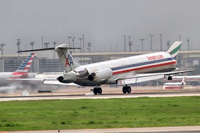McDonnell Douglas MD-80 —