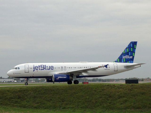Airbus A320 (N569JB)
