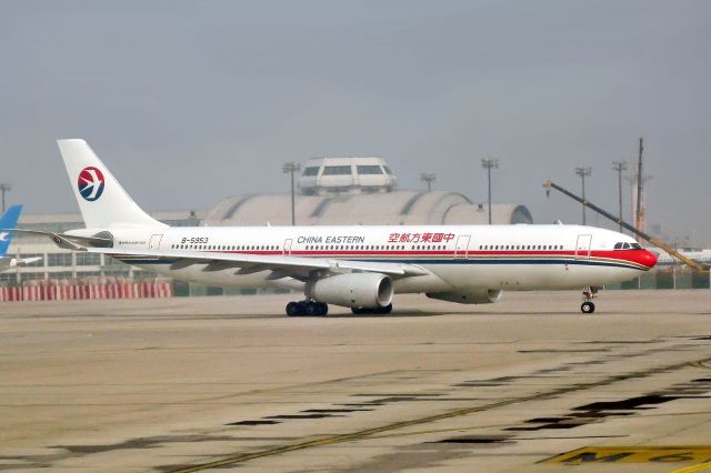 Airbus A330-300 (B-5953)
