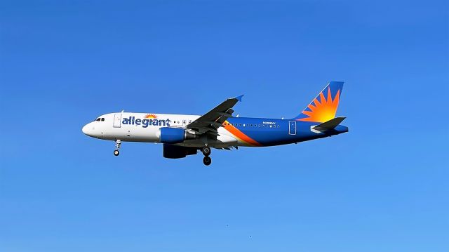 Airbus A320 (N299NV) - Arriving as G4 1640 from PGD (Punta Gorda, FL)