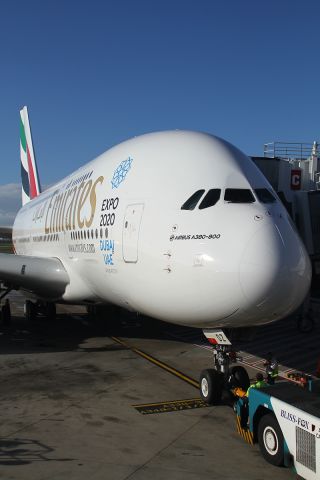 Airbus A380-800 (A6-EDZ)