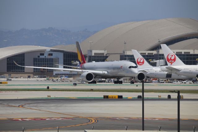 Airbus A350-900 (HL7578)