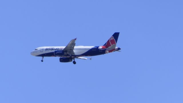 Airbus A320 (N605JB)