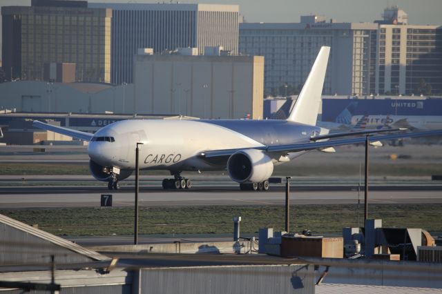 BOEING 777-200LR (N702GT)