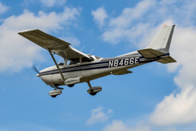 Cessna Skyhawk (N8466E)