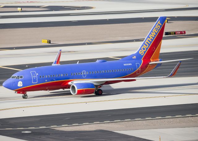 Boeing 737-700 (N906WN)