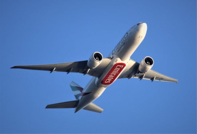 Boeing 777-200 (A6-EWA) - SEA-DXB  2-10-2021