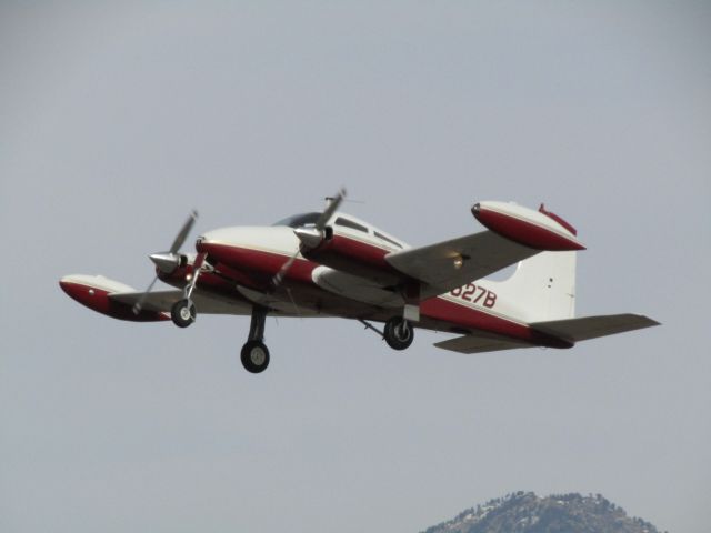 Cessna 310 (N6627B) - Taking off RWY 26L