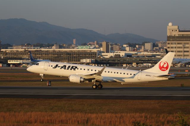 Embraer ERJ-190 (JA241J) - 05 November 2016:J-AIR.