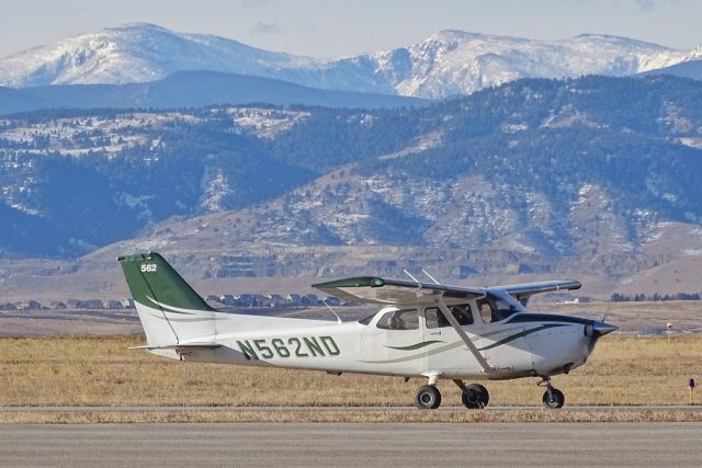 Cessna Skyhawk (N562ND)