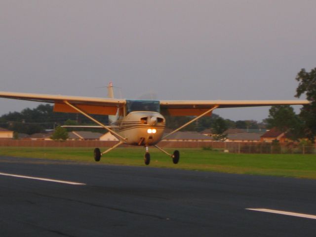 Cessna Skyhawk (N739UD)
