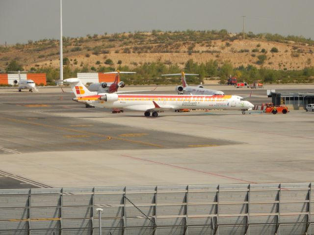 Bombardier CRJ-1000 (EC-LOX)