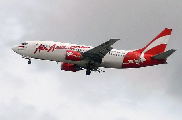 BOEING 737-300 (PK-AWP)