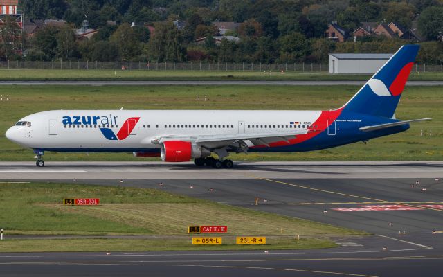 BOEING 767-300 (D-AZUB)