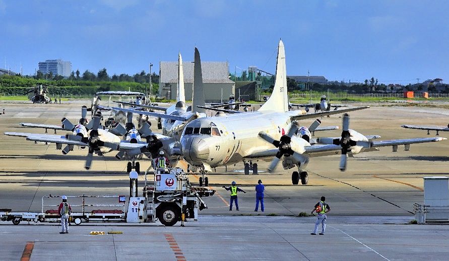 Lockheed P-3 Orion (N5077) - Parking with brothers and sisters