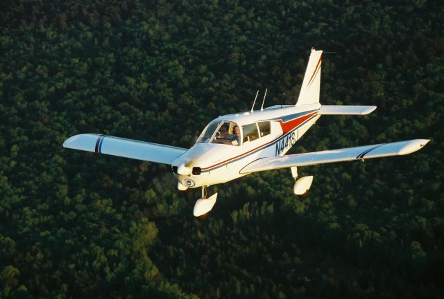 Piper Cherokee (N4418J)