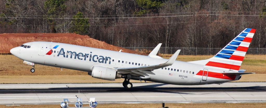 Boeing 737-800 (N921AN) - Heavy gal using up as much of 23R as she could!