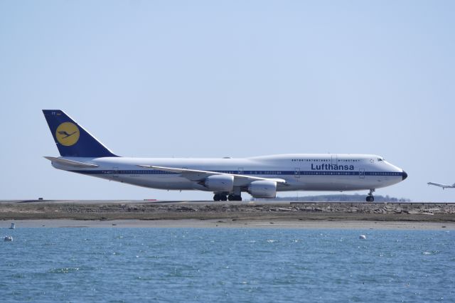 BOEING 747-8 (D-ABYT)