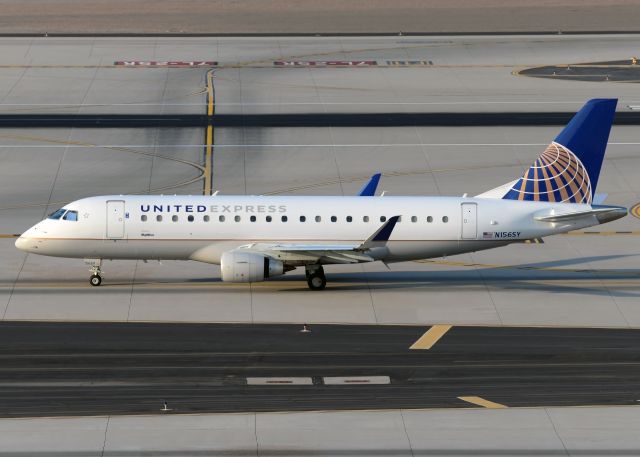 Embraer 175 (N156SY)