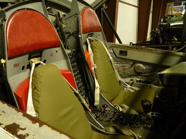 — — - right side view cockpit of tutor