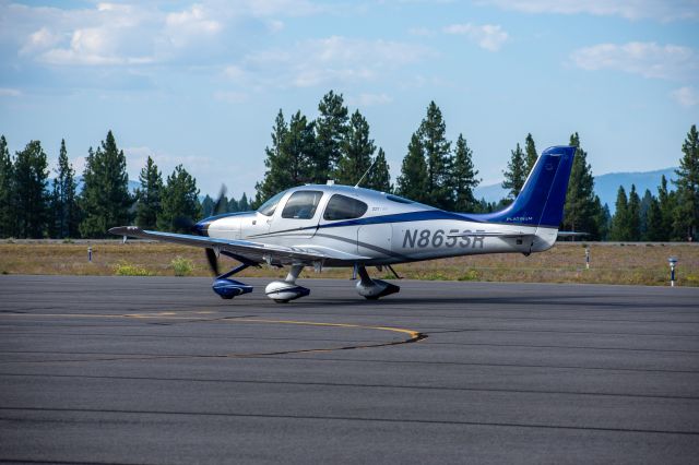 Cirrus SR-22 (N865SR)