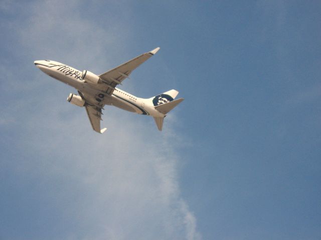 Boeing 737-700 (N611AS) - Taking off from RWY 19R