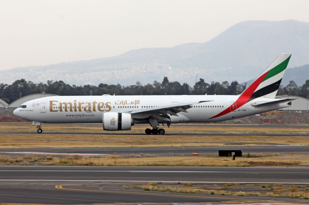 BOEING 767-200 (A6-EWE) - Emirates / Boeing 777-21H (LR) / MSN 35582 / A6-EWE / MMMX 03/2020