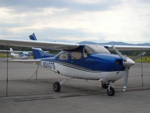 Cessna Centurion (N2437S)