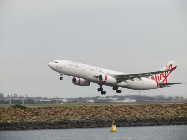 Airbus A330-200 (VH-XFB)