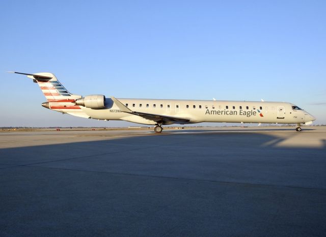 Canadair Regional Jet CRJ-900 (N613NN)