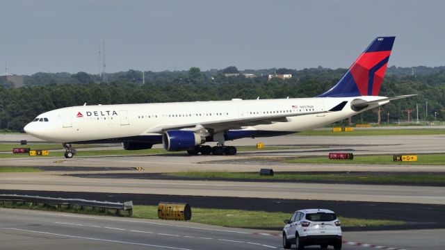 Airbus A330-300 (N857NW)