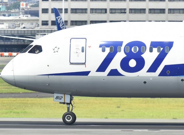 Boeing 787-8 (JA812A)